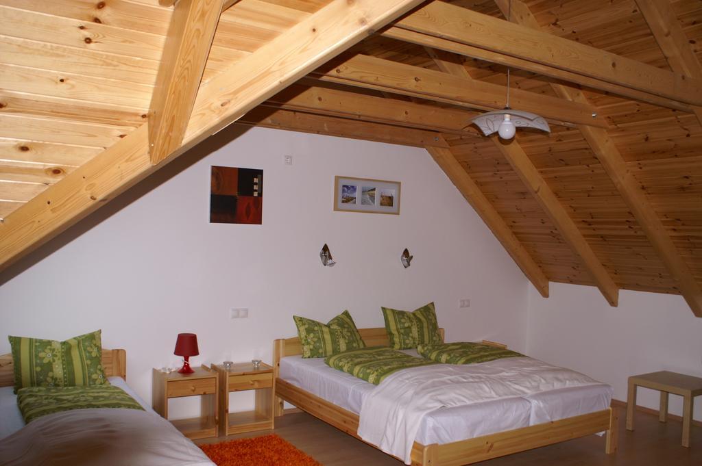Hotel Oeregtoelgy Panzio Csongrád Zimmer foto