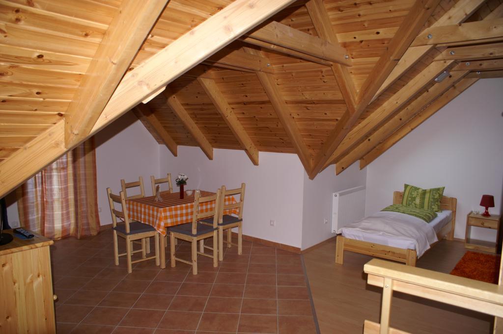 Hotel Oeregtoelgy Panzio Csongrád Zimmer foto