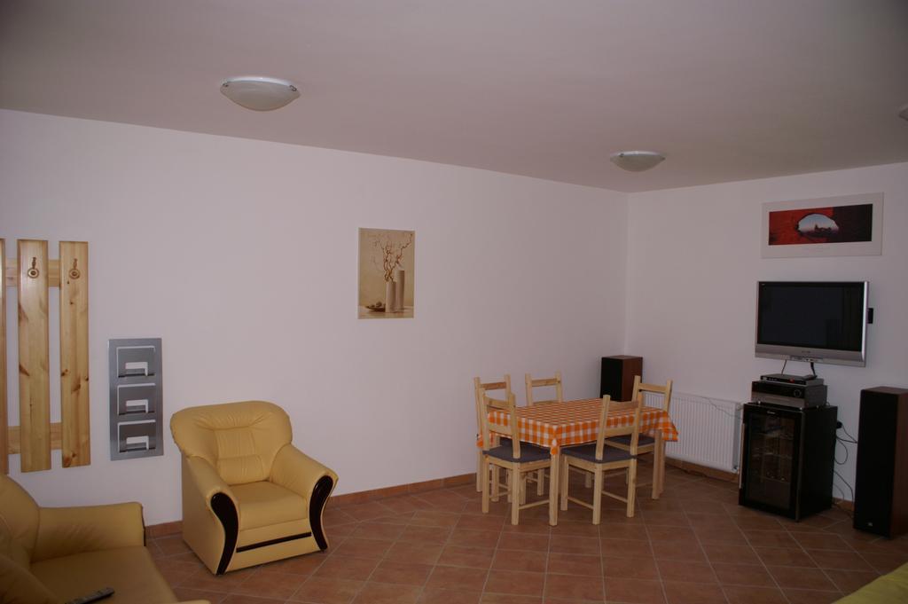 Hotel Oeregtoelgy Panzio Csongrád Zimmer foto